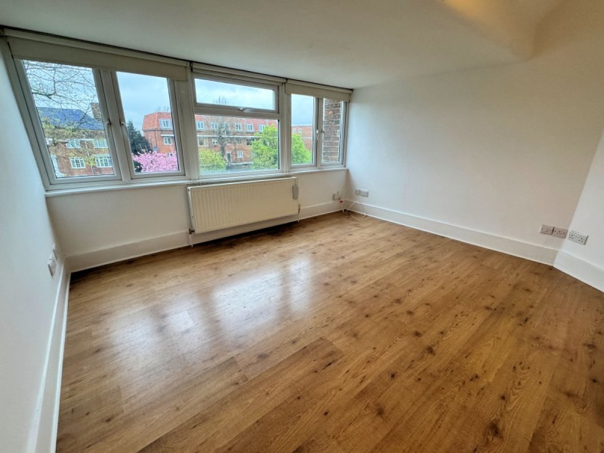 BALLARDS LANE, FINCHLEY, N3