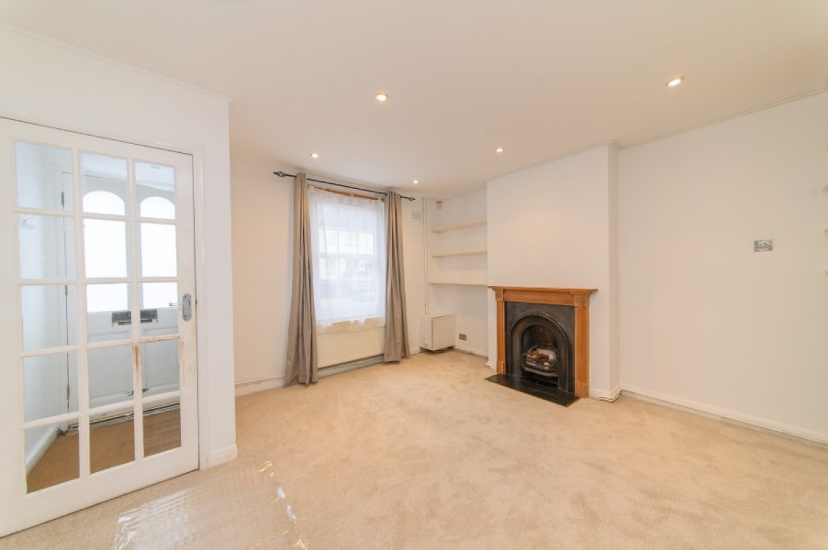 FREDERICKS PLACE, NORTH FINCHLEY, N12