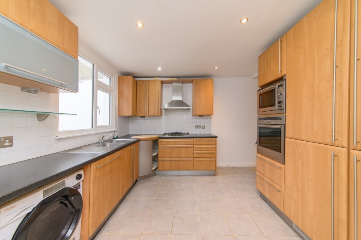 FREDERICKS PLACE, NORTH FINCHLEY, N12