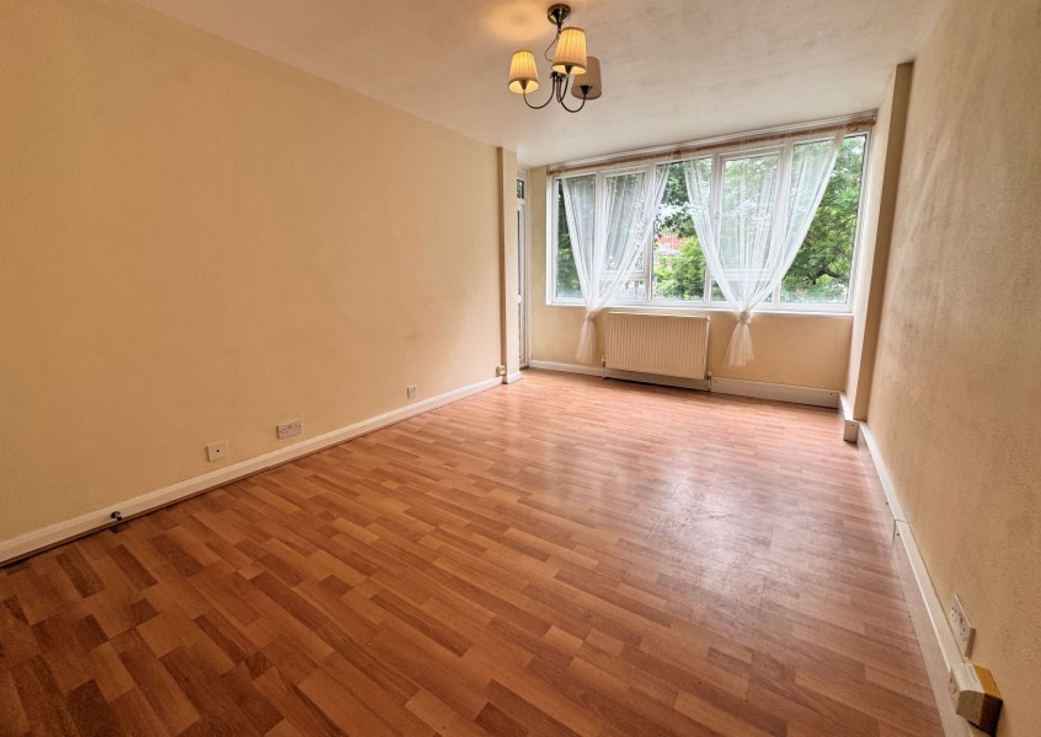 ASHBOURNE CLOSE, WOODSIDE PARK, N12
