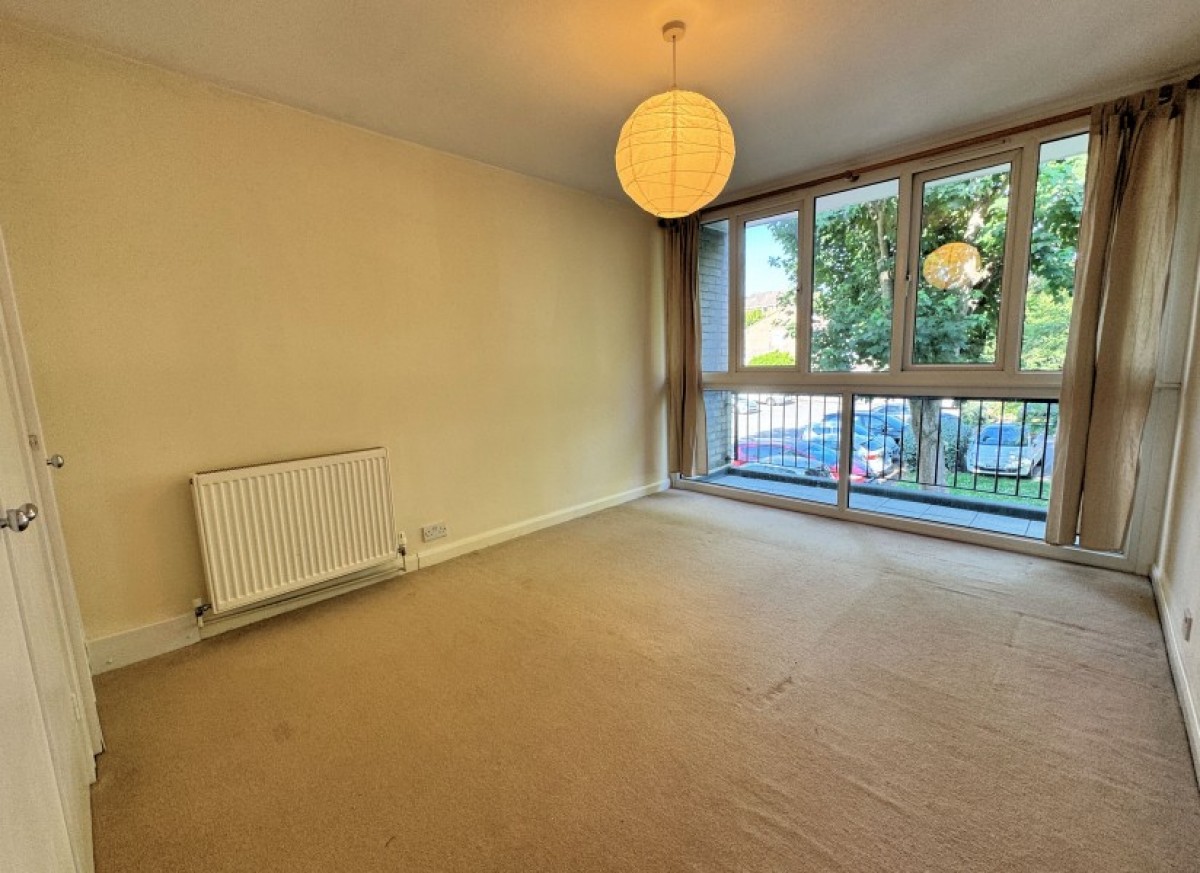 ASHBOURNE CLOSE, WOODSIDE PARK, N12