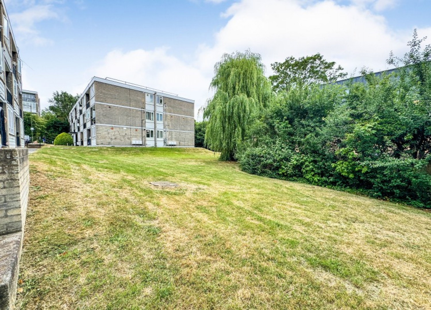 ASHBOURNE CLOSE, WOODSIDE PARK, N12