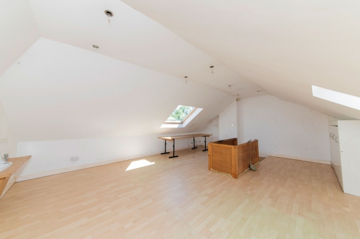 REDBOURNE AVENUE, FINCHLEY, N3