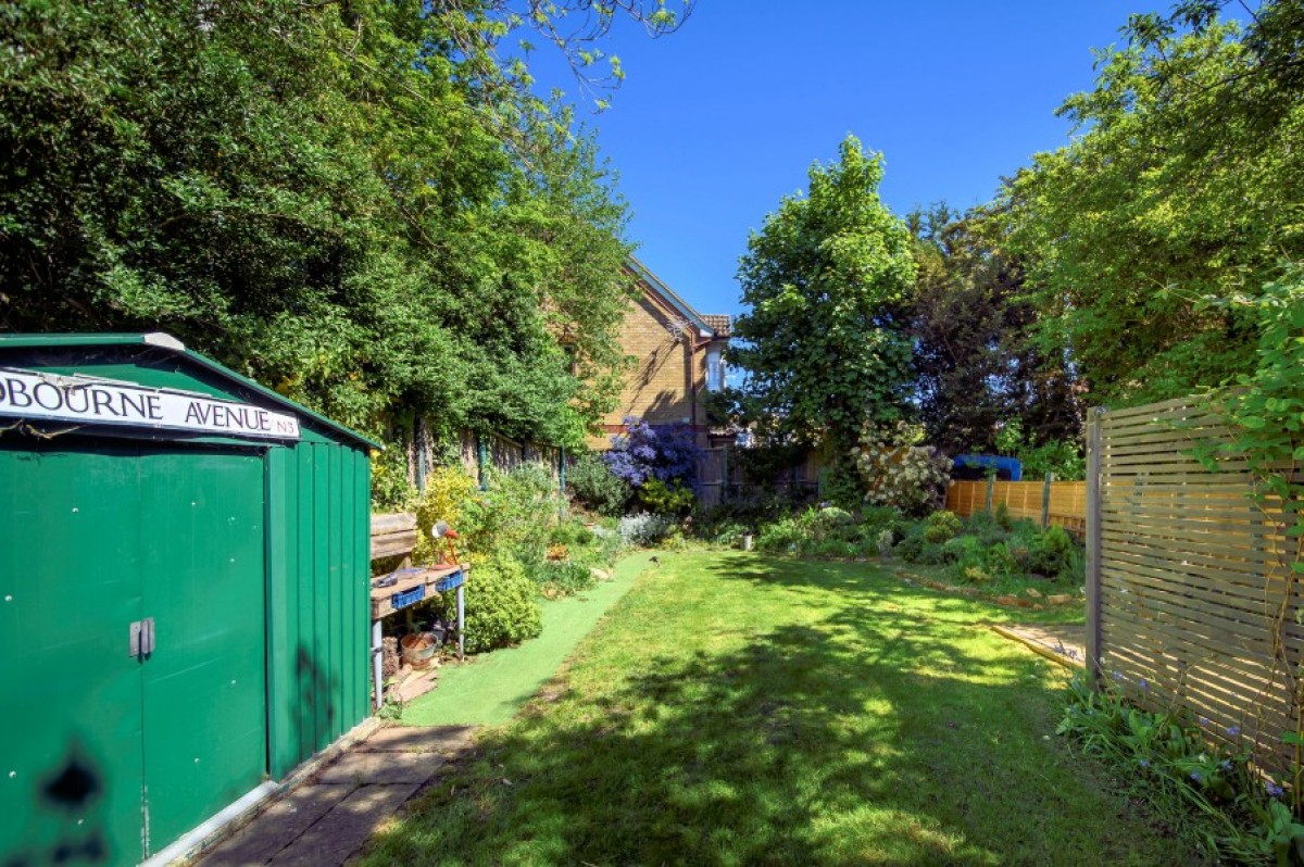 REDBOURNE AVENUE, FINCHLEY, N3