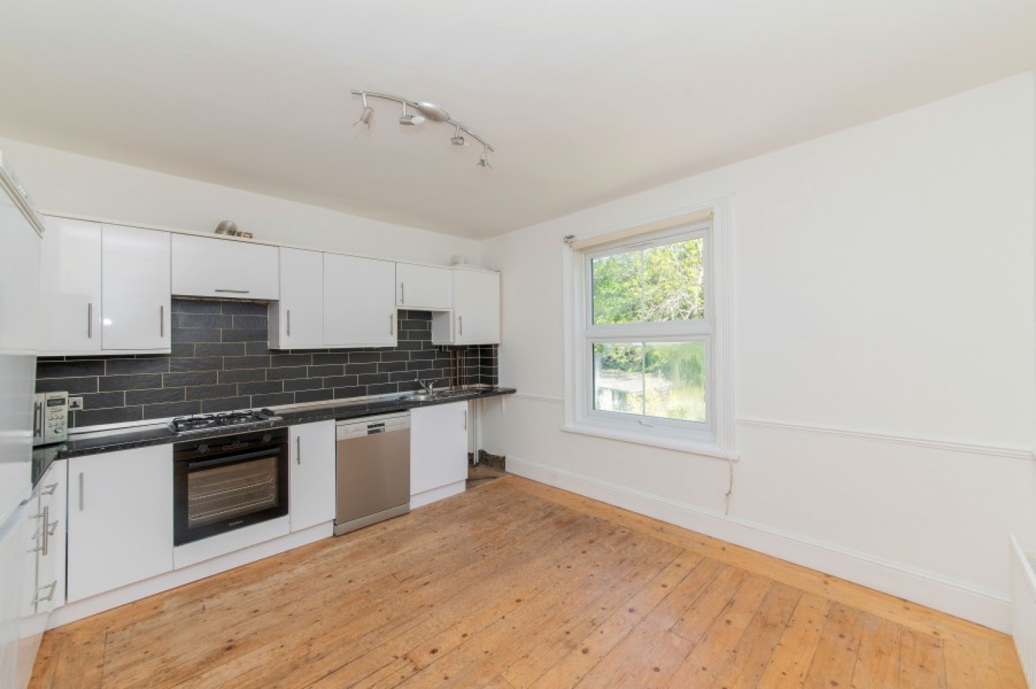 REDBOURNE AVENUE, FINCHLEY, N3