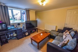 77 Lanham GardensQuedgeleyGlos