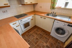 Tythe Court, Cam