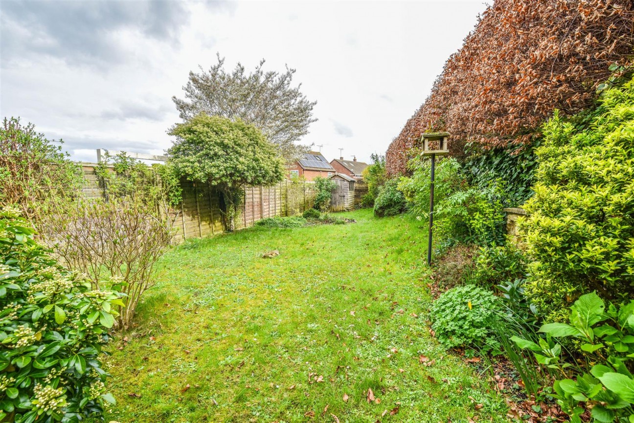 Tythe Court, Cam