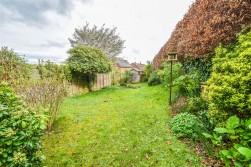 Tythe Court, Cam