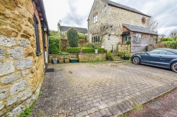 Tythe Court, Cam