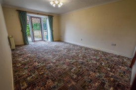Tythe Court, Cam