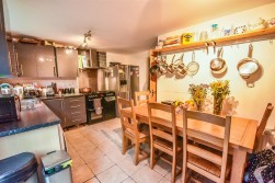 Brownings Lane, Dursley