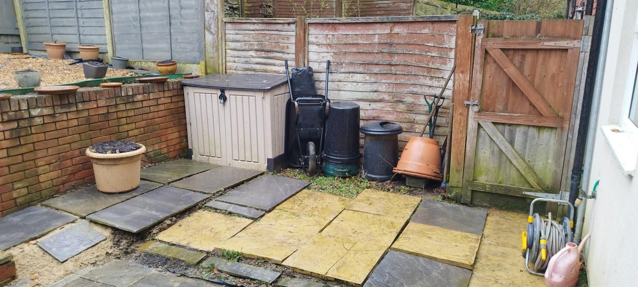 Brownings Lane, Dursley