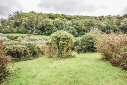 Five Acres, Dursley