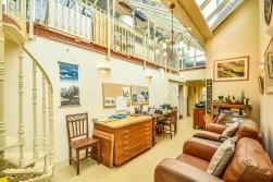 The Broadway, Dursley
