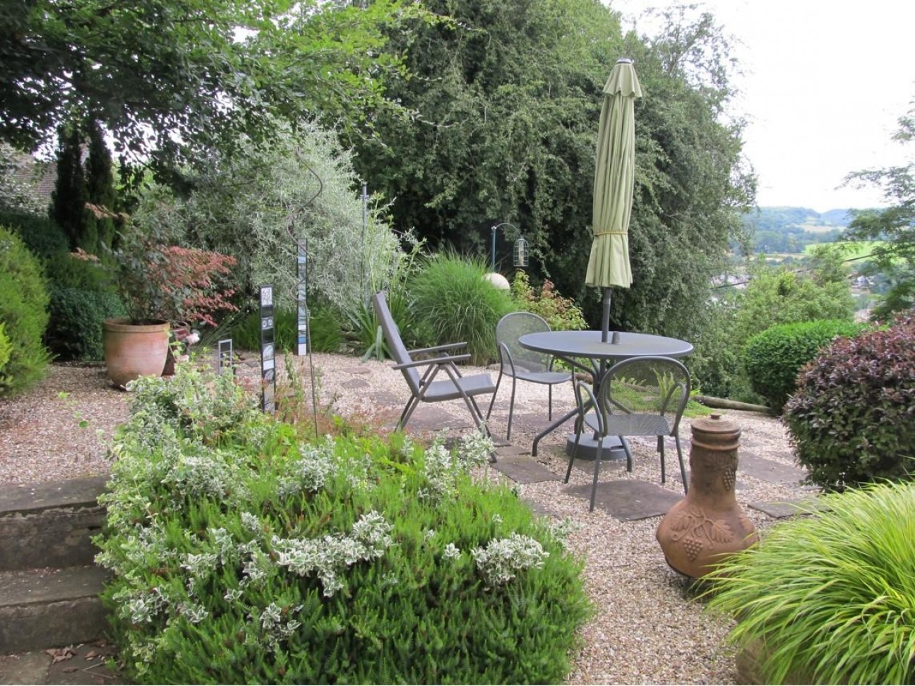 The Broadway, Dursley