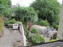 The Broadway, Dursley