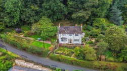 The Broadway, Dursley