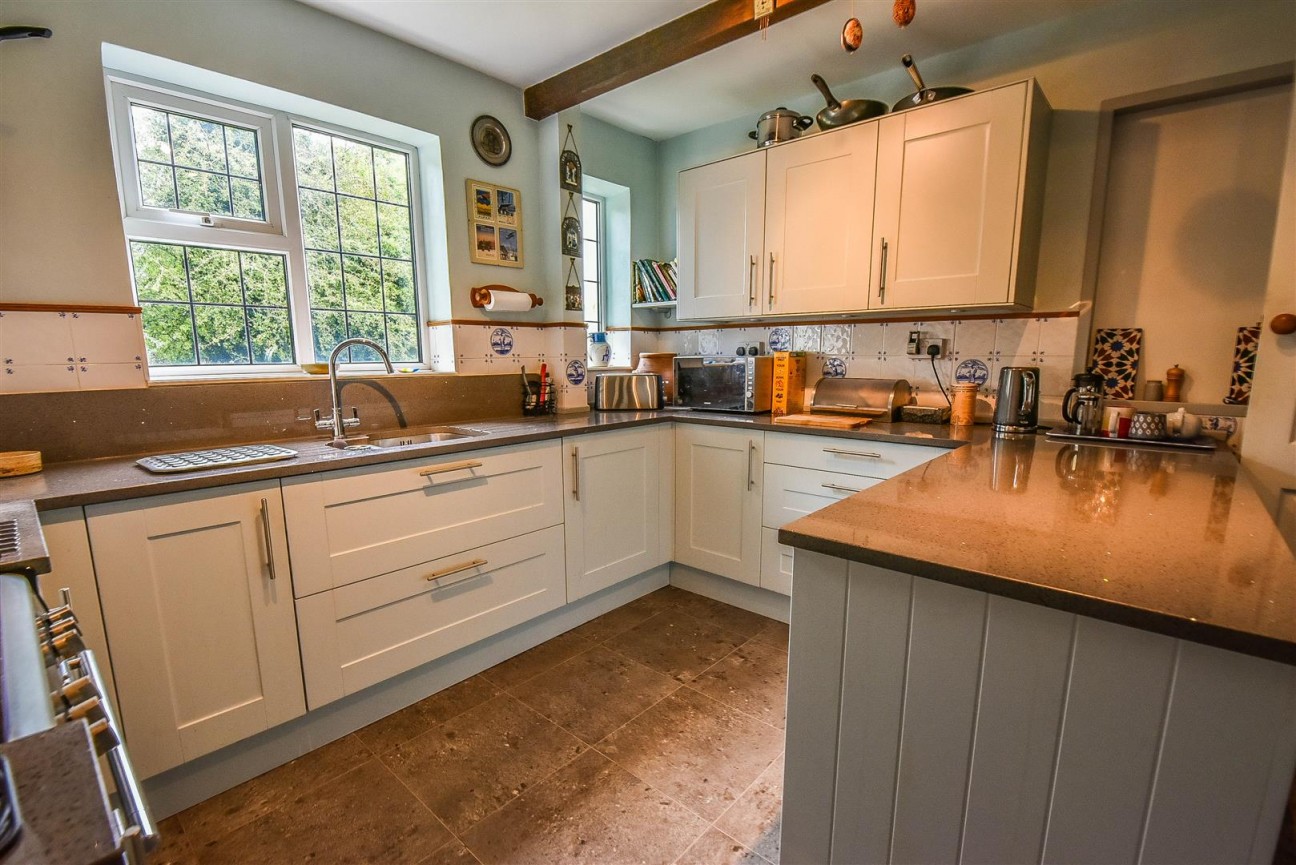 The Broadway, Dursley