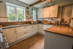 The Broadway, Dursley