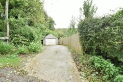 The Broadway, Dursley