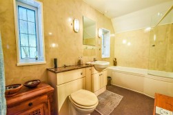 The Broadway, Dursley