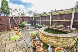 Woodfield Road, Dursley