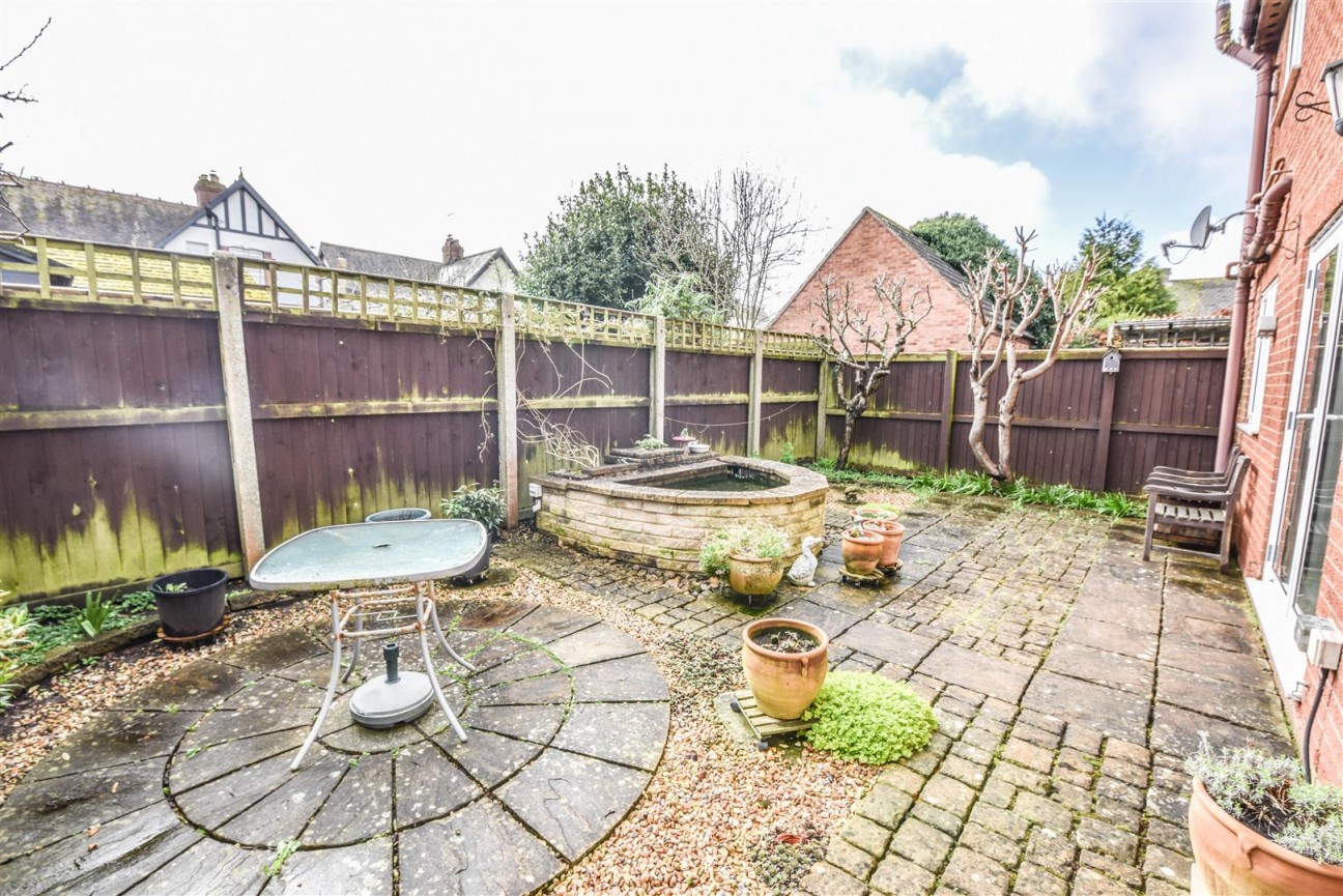 Woodfield Road, Dursley