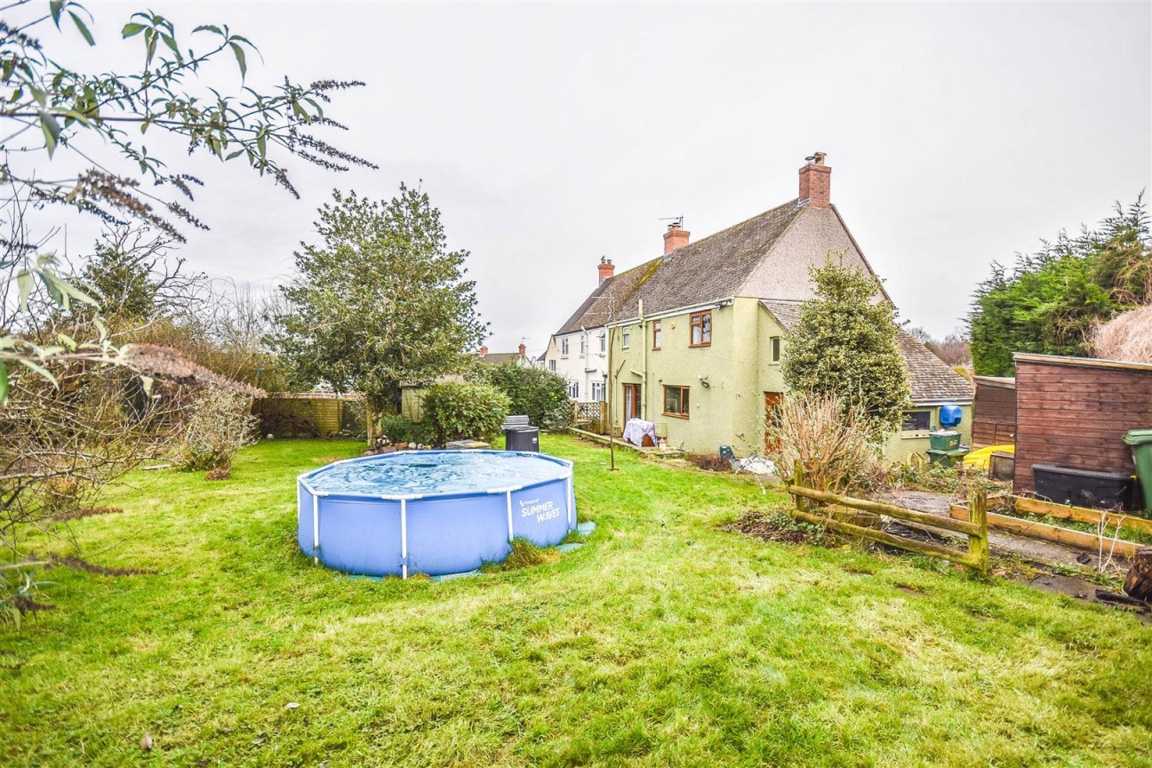 Draycott Crescent, Cam, Dursley