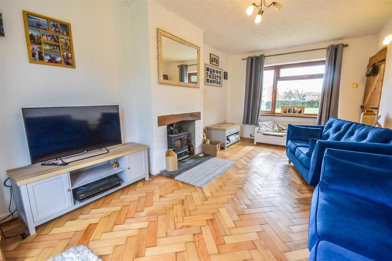 Draycott Crescent, Cam, Dursley