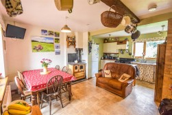 Draycott Crescent, Cam, Dursley