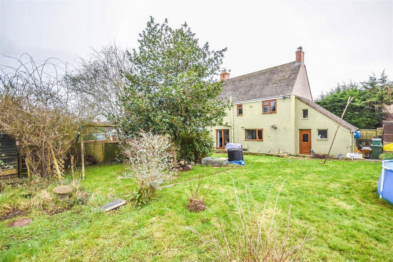 Draycott Crescent, Cam, Dursley
