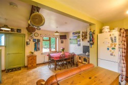Draycott Crescent, Cam, Dursley