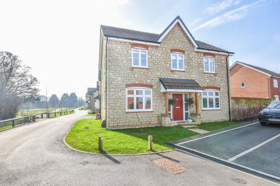 Blackberry Grove, Cam, Dursley