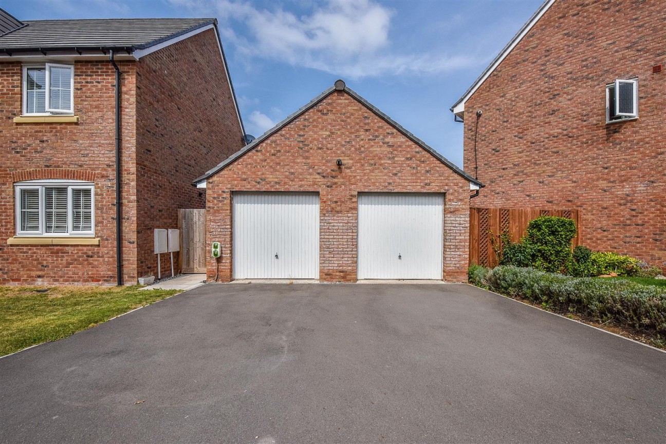 Selman Drive, Falfield