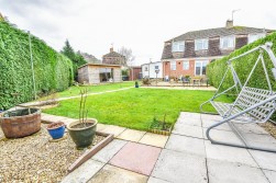 Tilsdown Close, Cam