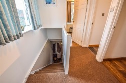 Tilsdown Close, Cam