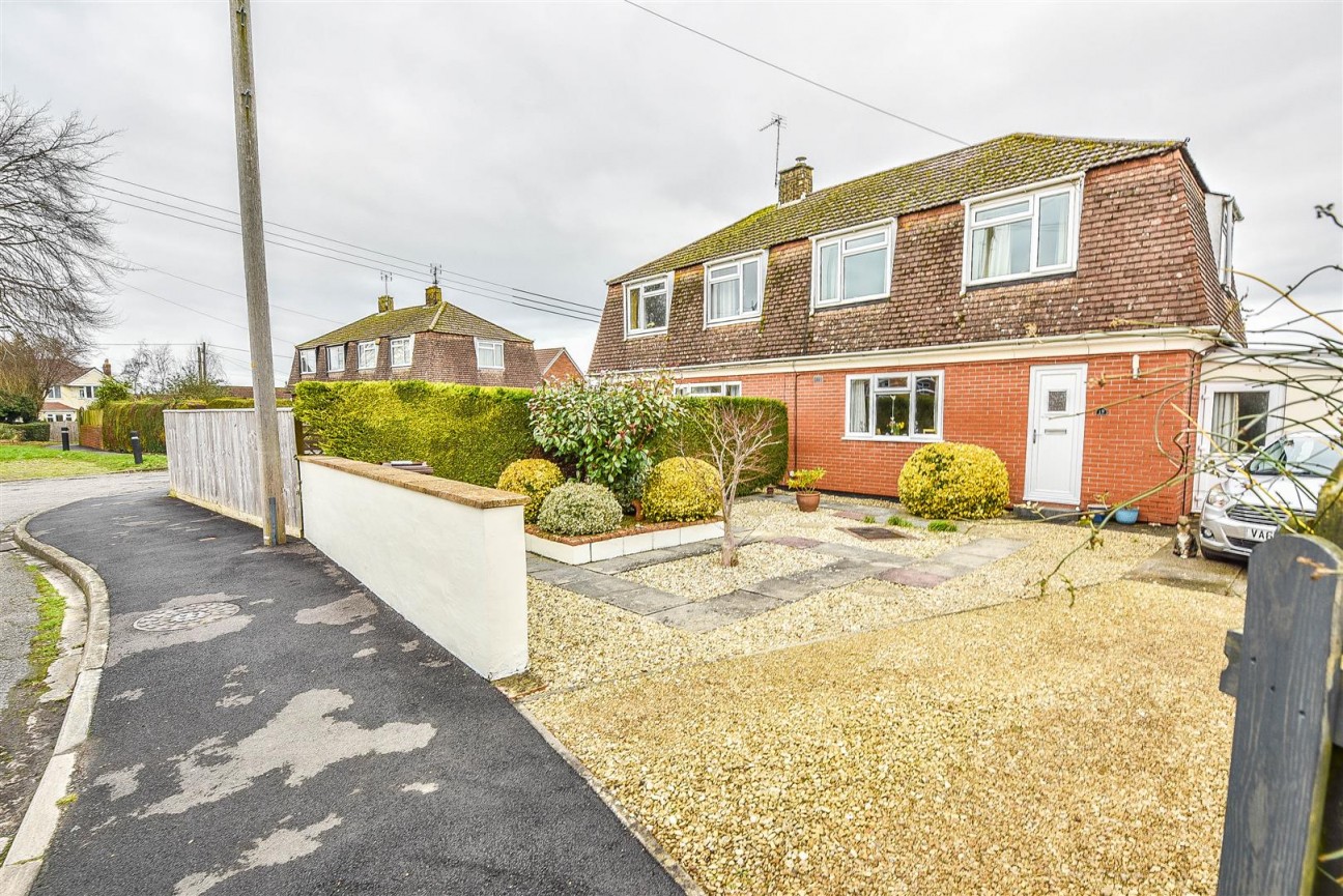 Tilsdown Close, Cam