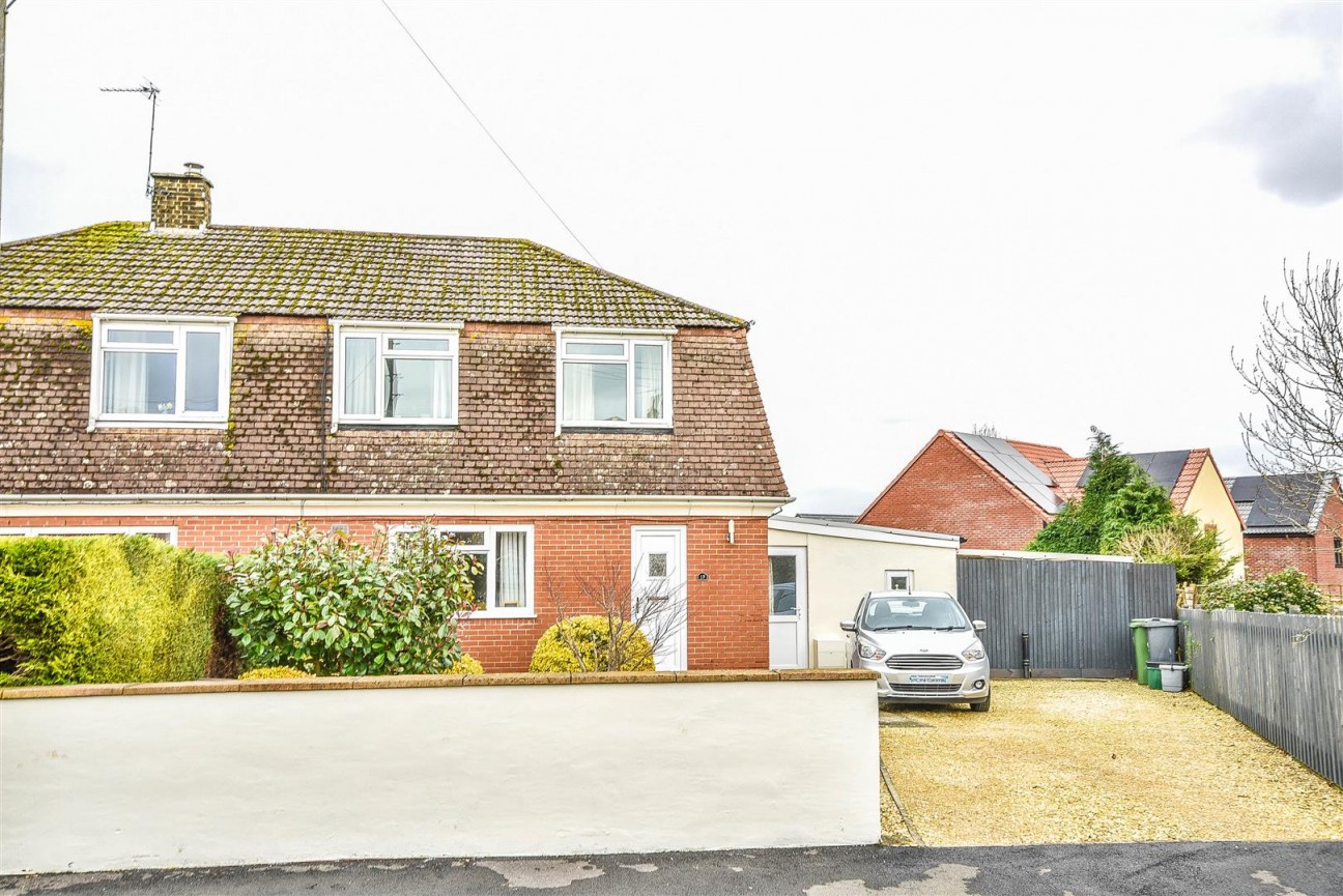 Tilsdown Close, Cam