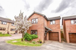 Shutehay Drive, Cam