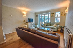 Shutehay Drive, Cam