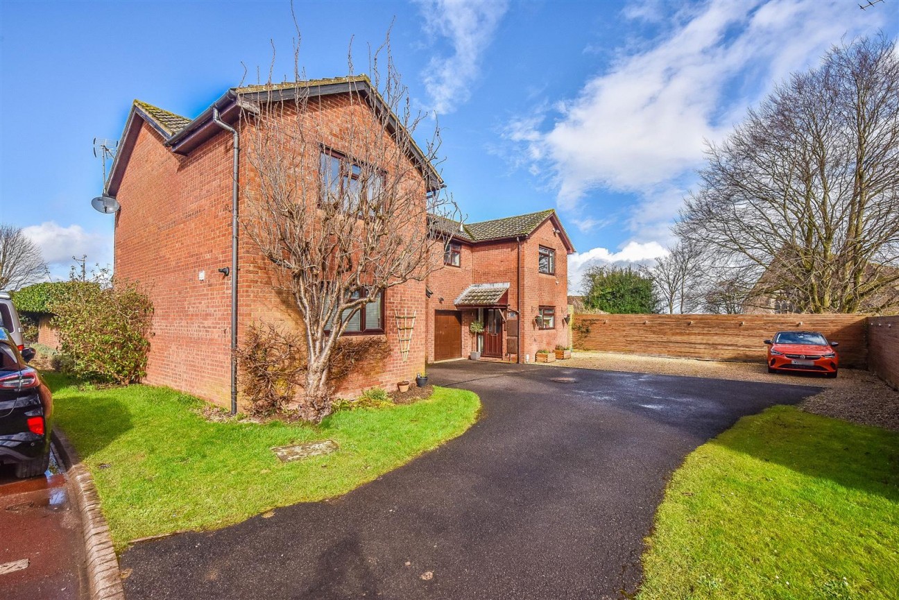 Shutehay Drive, Cam