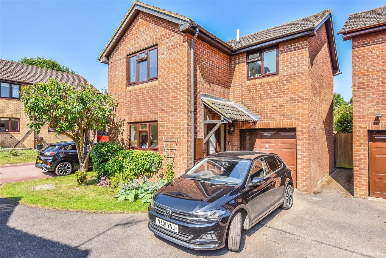 Shutehay Drive, Cam