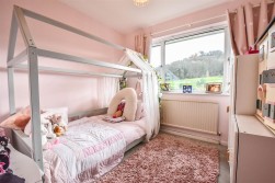 Broadmere Close, Dursley