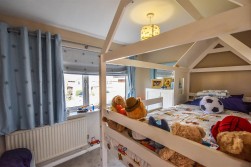 Broadmere Close, Dursley