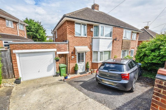 Delkin Road, Cam