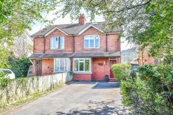 Woodfield Road, Dursley