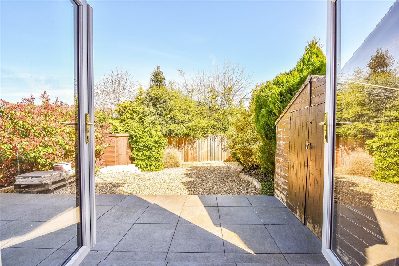 St. Bartholomews Close, Cam