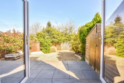 St. Bartholomews Close, Cam
