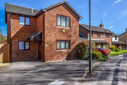 St. Bartholomews Close, Cam